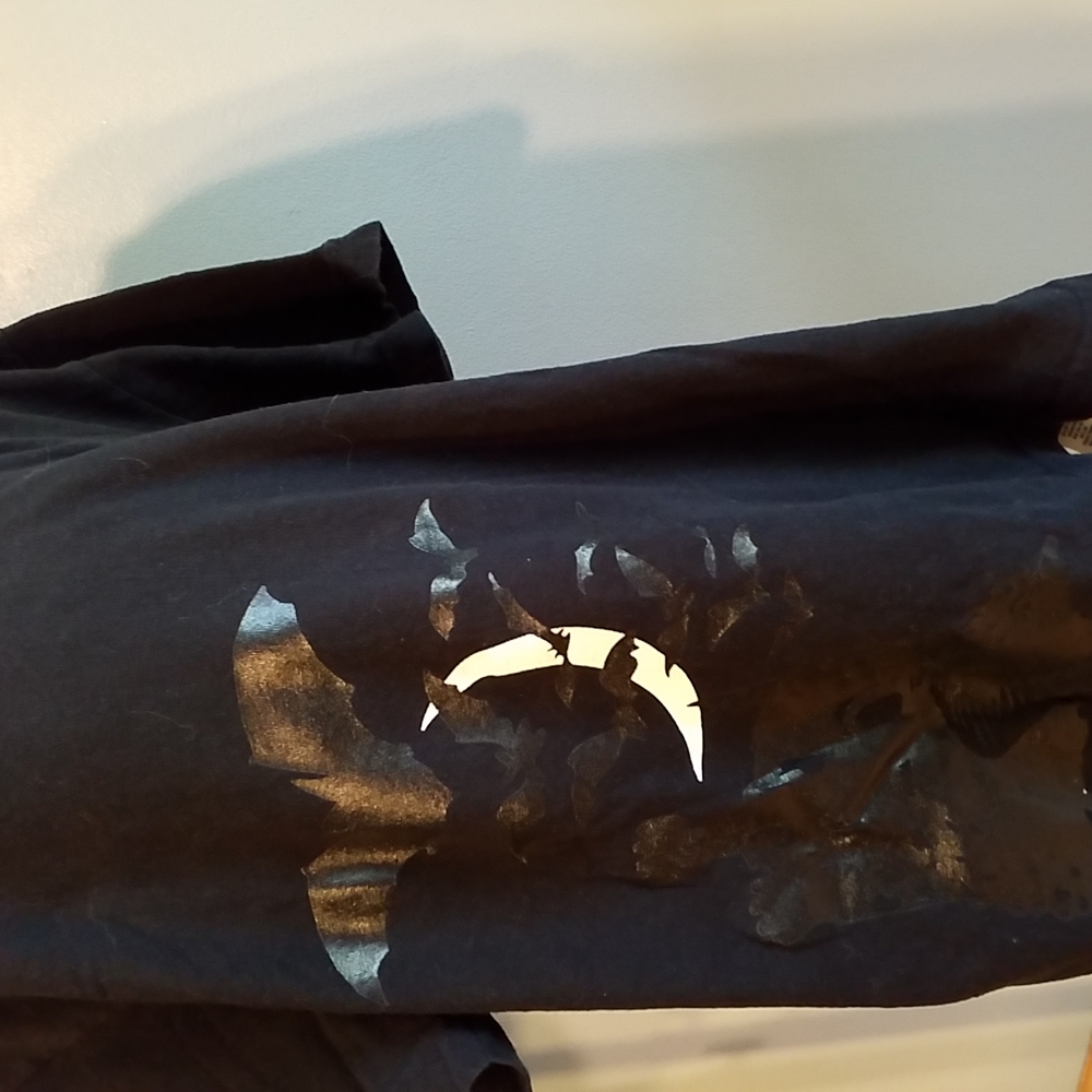 OLD NAVY HALLOWEEN T-SHIRT Glow in Dark!  Size M BATS MOON HAUNTED HOUSE…